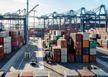 Top US container ports awarded $1.6B to electrify