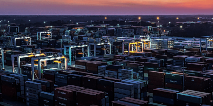 Unwind from ILA strike begins, ocean rates fall while air climbs: Freightos Update