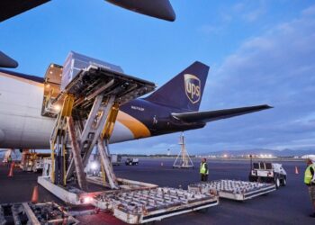 UPS forecasts softer peak shipping season