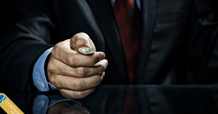 US dockers shift from catastrophe to comedy