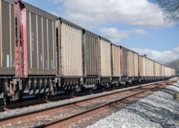 Weekly U.S. rail volume shows slight gain
