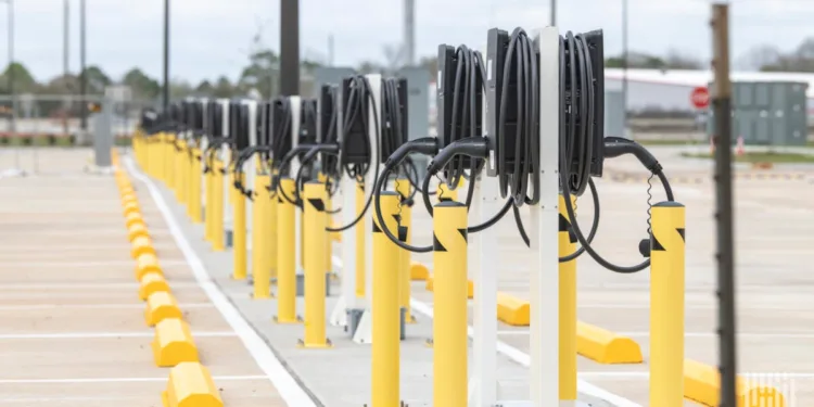 4-state coalition gets nearly $250M for I-95 electric truck chargers