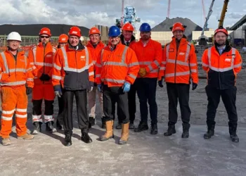 ABP and Viterra sign warehouse construction deal