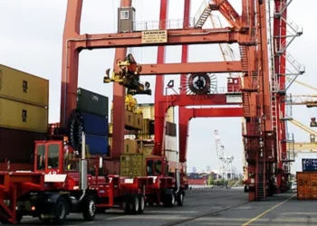 Containers halted as Montreal dockworkers locked out