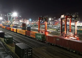 DP World boosts UK rail freight, cutting carbon emissions and road miles