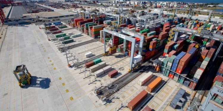 DP World buys Australia’s Silk Logistics