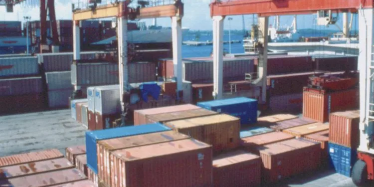 Guam Port Authority approves bid to replace aging gantry cranes