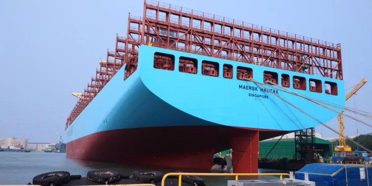 Maersk decides boxship upsizing during retrofitting