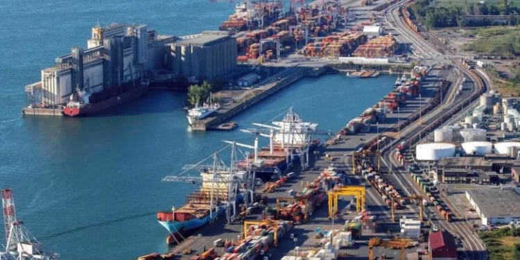 Montreal port shuts down adding to Canadian supply chain woes