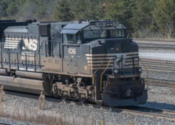 Norfolk Southern to add new board member as part of deal with Ancora Holdings