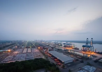 Port Klang and Singapore amid fluctuating trade winds