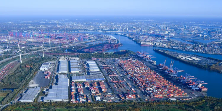 Port of Hamburg reaches 5.8 million TEUs in 2024 so far