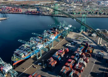 Port of Los Angeles surpasses 900,000 TEU mark again