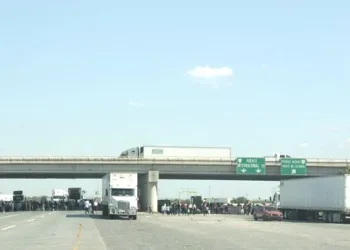 Protest on Mexican side of World Trade Bridge halts northbound cargo traffic