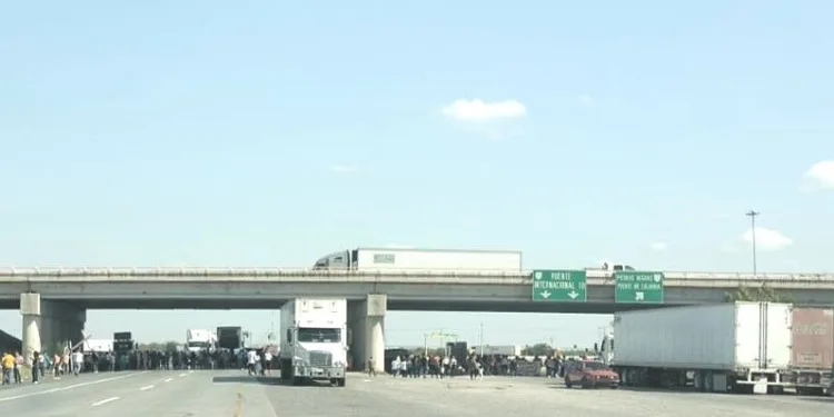 Protest on Mexican side of World Trade Bridge halts northbound cargo traffic