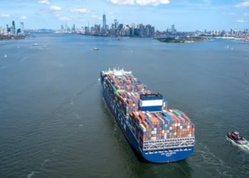 Semi-automated crane dispute increases likelihood of another American port strike