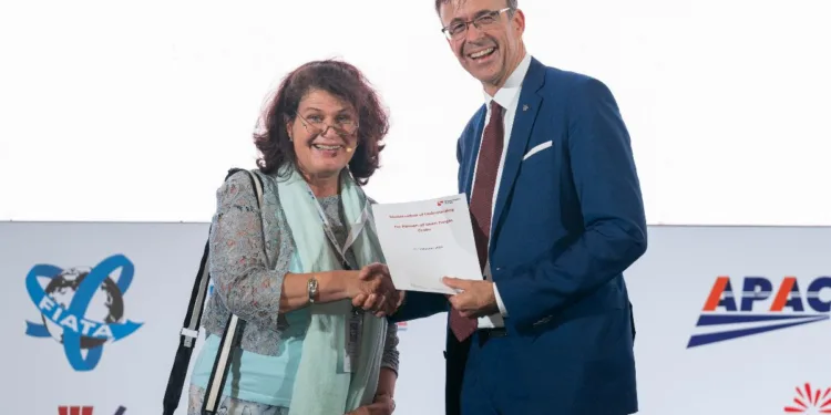 SFC, FIATA join forces to decarbonize global logistics