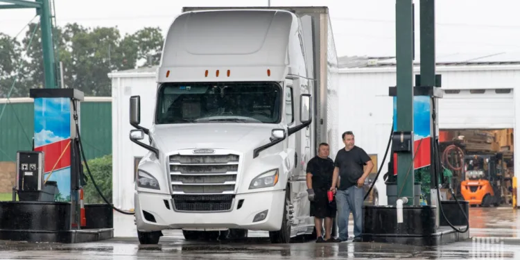 Truck transportation job numbers in October barely budge from a year ago