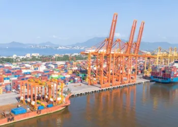 Trump vows new tariffs on China, Mexico and Canada