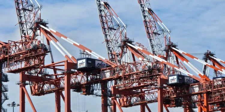 US warns of cyberthreat from China container cranes