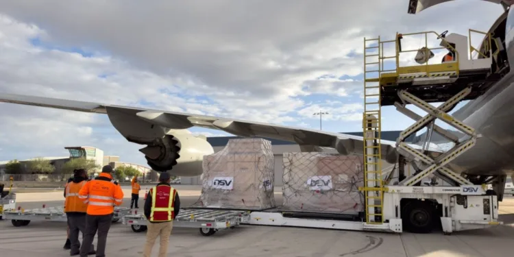 Analysts predict air cargo bull market will cool 50% in 2025