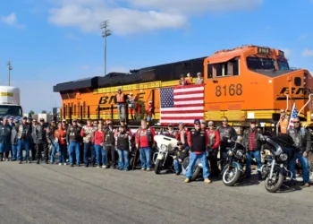 BNSF, J.B. Hunt assist in Wreaths Across America, remembering fallen veterans