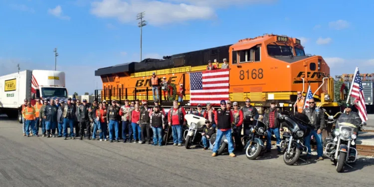 BNSF, J.B. Hunt assist in Wreaths Across America, remembering fallen veterans