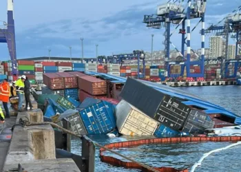Boxship capsizes at Turkish port