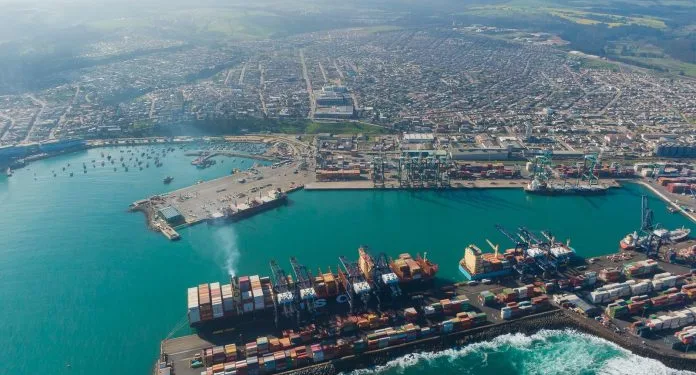 Could Magellan Straits Be an Alternative Re-Routing Spot?