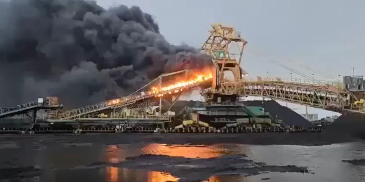 Fire damages Vancouver port coal terminal