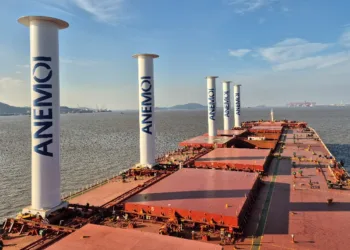 Giant 400,000 dwt VLOC sets new wind installation record