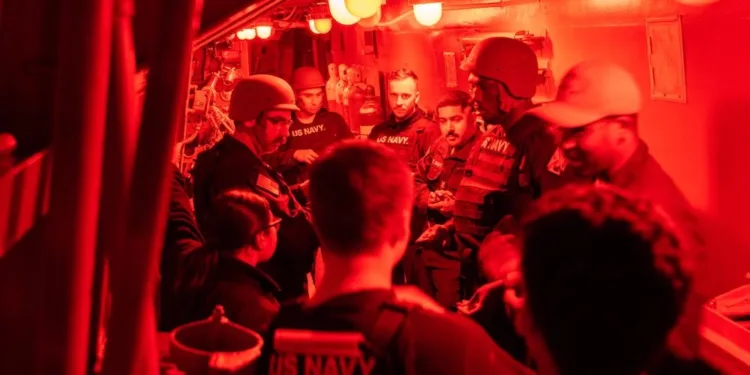 Houthis fire barrage at passing American convoy