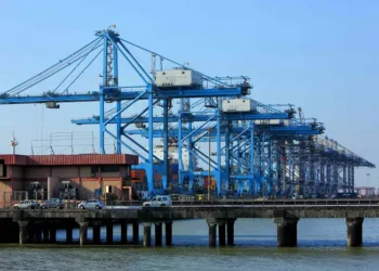 Indian ports strike threat returns