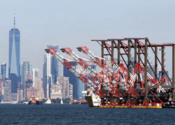 Liebherr secures first US West Coast STS crane contract