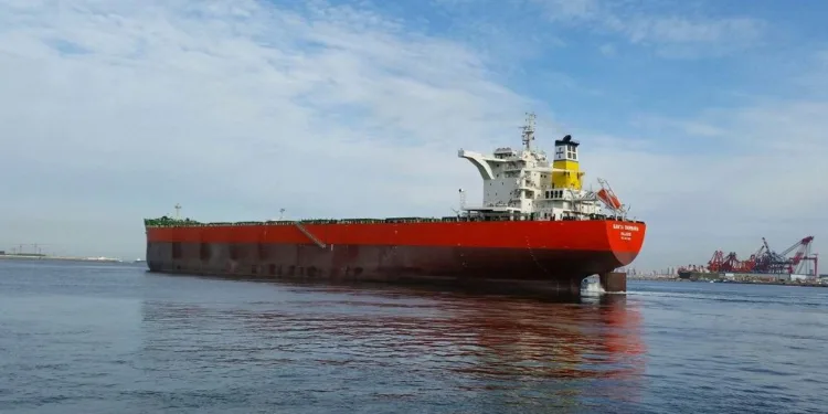 MOL hires cape from Diana Shipping