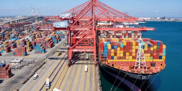 Port of Long Beach nears record TEUs