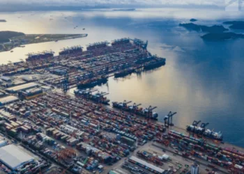 Yantian debuts on-dock chassis battery-swapping station for electric trucks