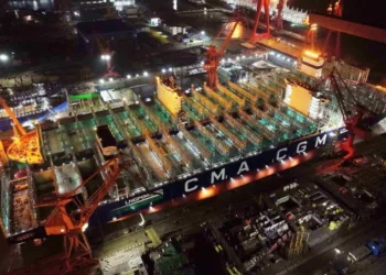 CMA CGM orders twelve 15,500 TEU vessels, narrowing gap with Maersk
