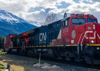 CN, IBEW reach tentative agreement, avoid strike