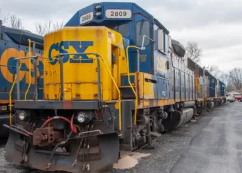 CSX Q4 profits sink on lower coal and fuel revenue, hurricane-related costs