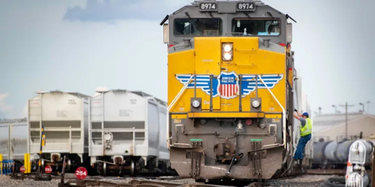 First look: Union Pacific profit up 7% in fourth quarter
