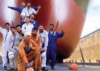 Hull cleaning study shows when ships should head to drydock