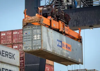 Port deal averts strike ‘disaster,’ but caution urged on container rates