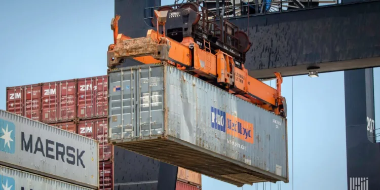Port deal averts strike ‘disaster,’ but caution urged on container rates