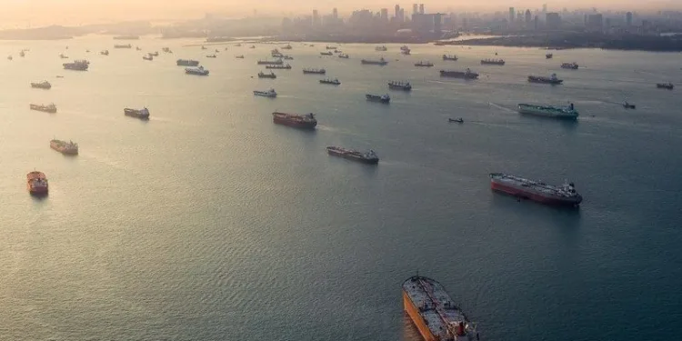 Robbers attack tanker in Singapore Strait
