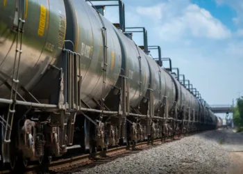 US Appeals court blocks rule allowing movement of LNG by rail