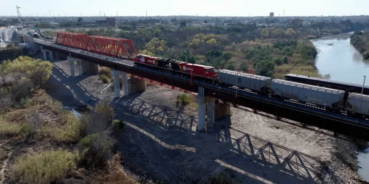 Ceremony marks CPKC opening of second US-Mexico rail bridge