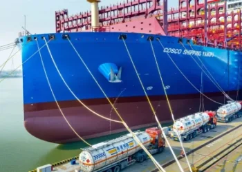 China’s first 16,000 TEU methanol dual-fuel ship sets green benchmark