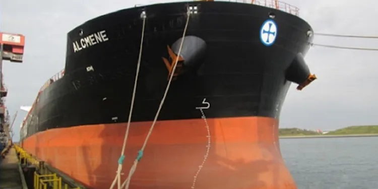 Diana sells 15-year-old post-panamax and nets newcastlemax charter extension