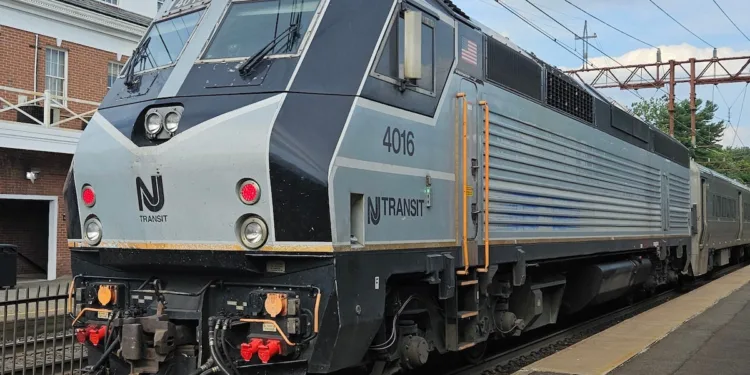FRA study sees new locomotive tech as gateway to electric freight trains